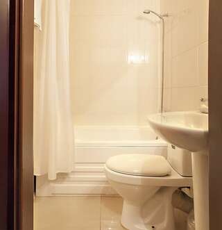 Отель Hotel Skip Тбилиси Семейный номер-1