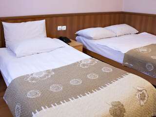 Отель Hotel Skip Тбилиси Семейный номер-3